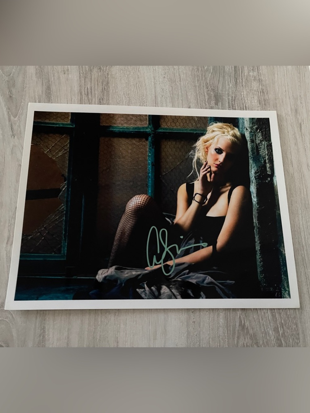 Ashlee Simpson 8x10 Signed Photo